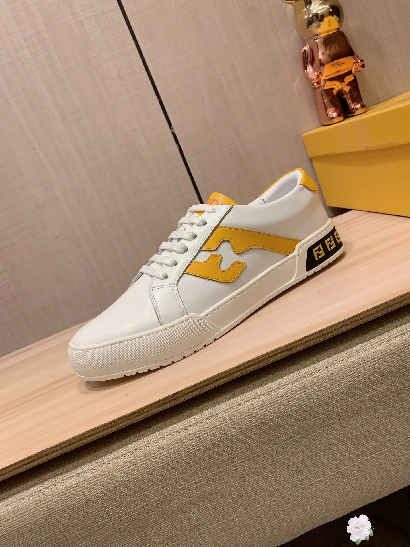 Men's Men's Shoes💰442💰💰🎩🎩[Lightning][Lightning] "FENDI*" The latest and most popular casual shoes, top brand [Seduce] luxury~purchase, top~quality. [Strong] The upper is made of imported breathable cowhide material ➕ breathable sheepskin feet (•) with fine workmanship. The original stylish and stylish soft rubber wear-resistant and non-slip outsole is light and comfortable on the feet. The real thing looks better when taken in real life. 226: code: 38-44, white and black selected